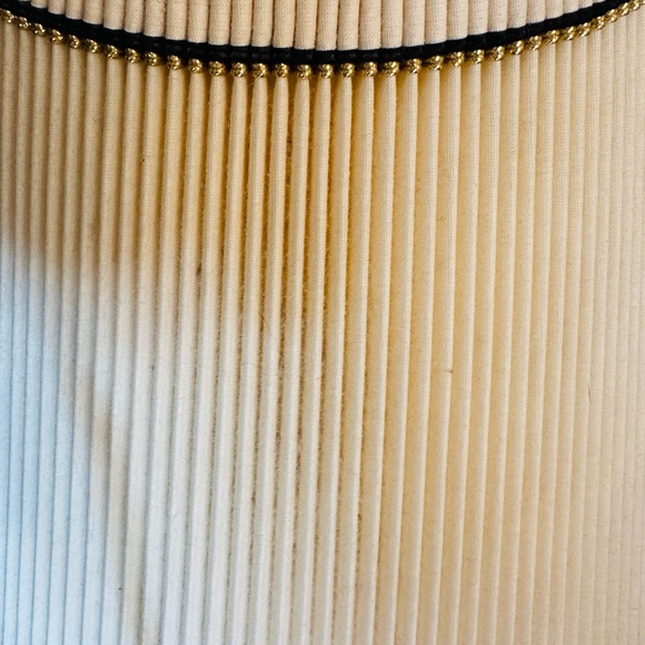Vintage pleated lamp shade, metallic gold and black trim effect. - Picture 5 of 11